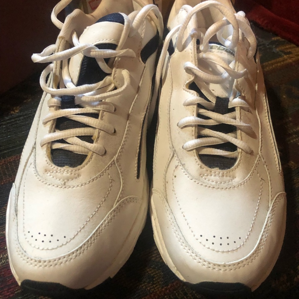 Women’s Reebok shoes size 9.5